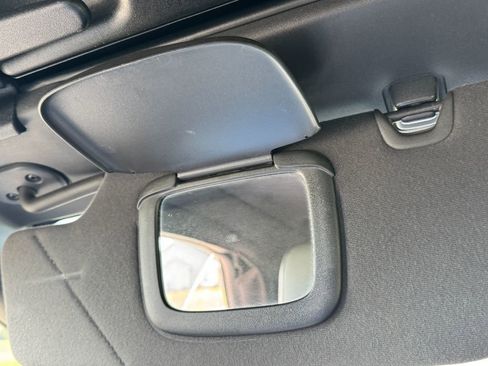 Used 2005 Ford Mustang Convertible image 22