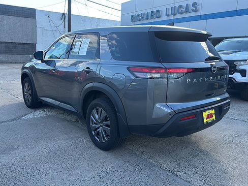 Used 2024 Nissan Pathfinder S AWD/4WD image 7