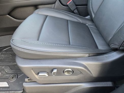 New 2026 GMC Yukon Denali w/ Sun & Power Step Package image 17