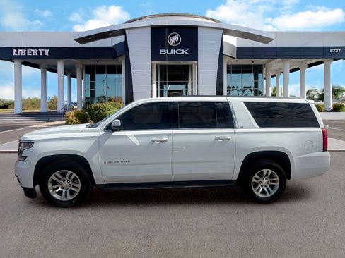 Used 2017 Chevrolet Suburban LT w/ Luxury Package RWD image 7