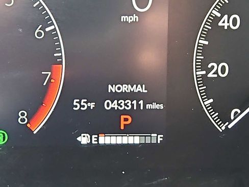 Used 2025 Honda HR-V LX image 15