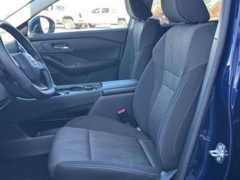 Used 2025 Nissan Rogue SV AWD/4WD image 26