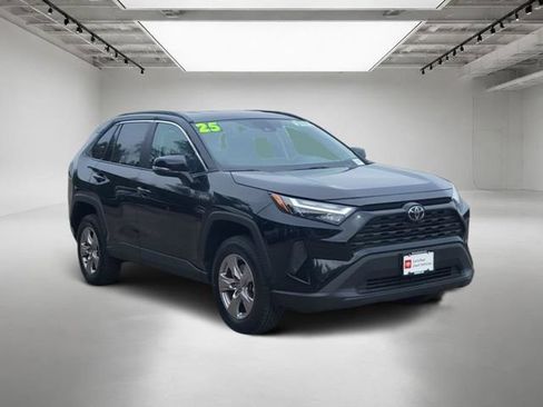 Used 2025 Toyota RAV4 XLE FWD image 8