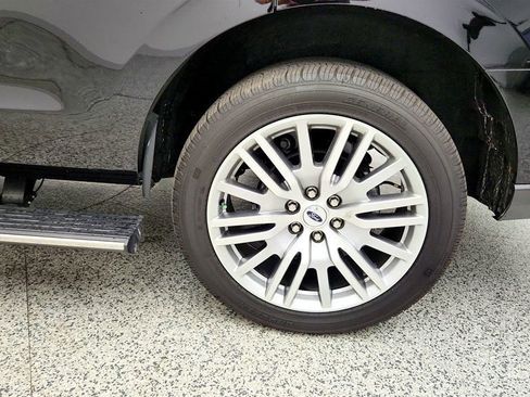 Used 2024 Ford Expedition Limited RWD image 9