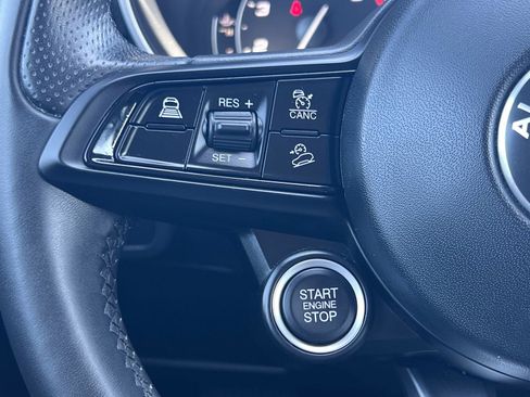 Used 2023 Alfa Romeo Stelvio Ti AWD/4WD image 9