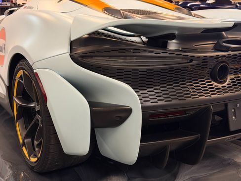 Used 2021 McLaren Elva RWD image 15