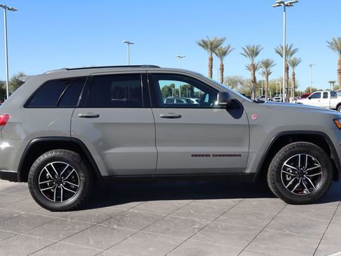 Used 2019 Jeep Grand Cherokee Trailhawk image 4