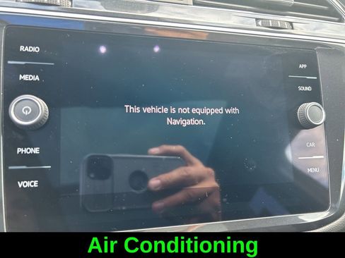 Used 2023 Volkswagen Tiguan SE R-Line image 15