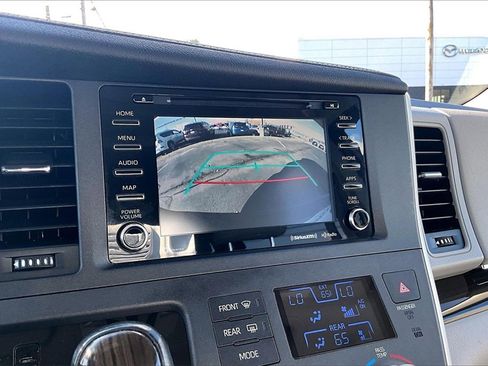 Used 2020 Toyota Sienna XLE Premium image 20