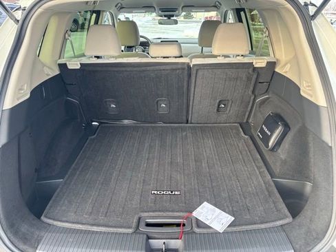 Used 2023 Nissan Rogue SV image 26
