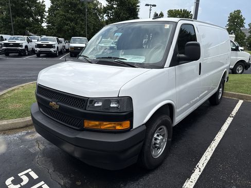 New 2025 Chevrolet Express 2500 w/ Driver Convenience Package image 4