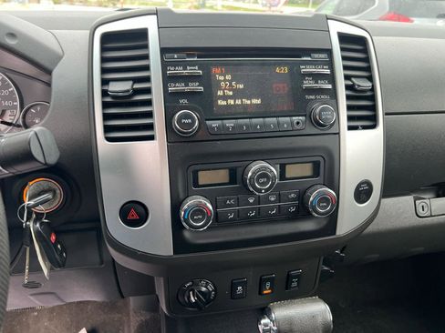 Used 2013 Nissan Frontier PRO-4X AWD/4WD image 14