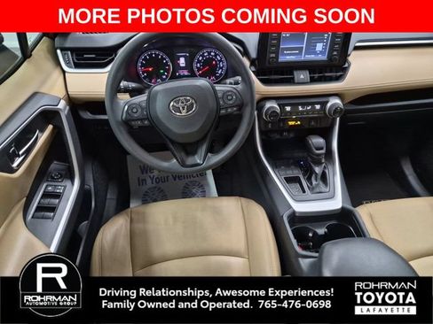 Used 2019 Toyota RAV4 XLE w/ Convenience Package FWD image 14