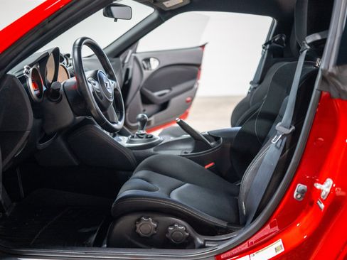 Used 2014 Nissan 370Z Coupe RWD image 21