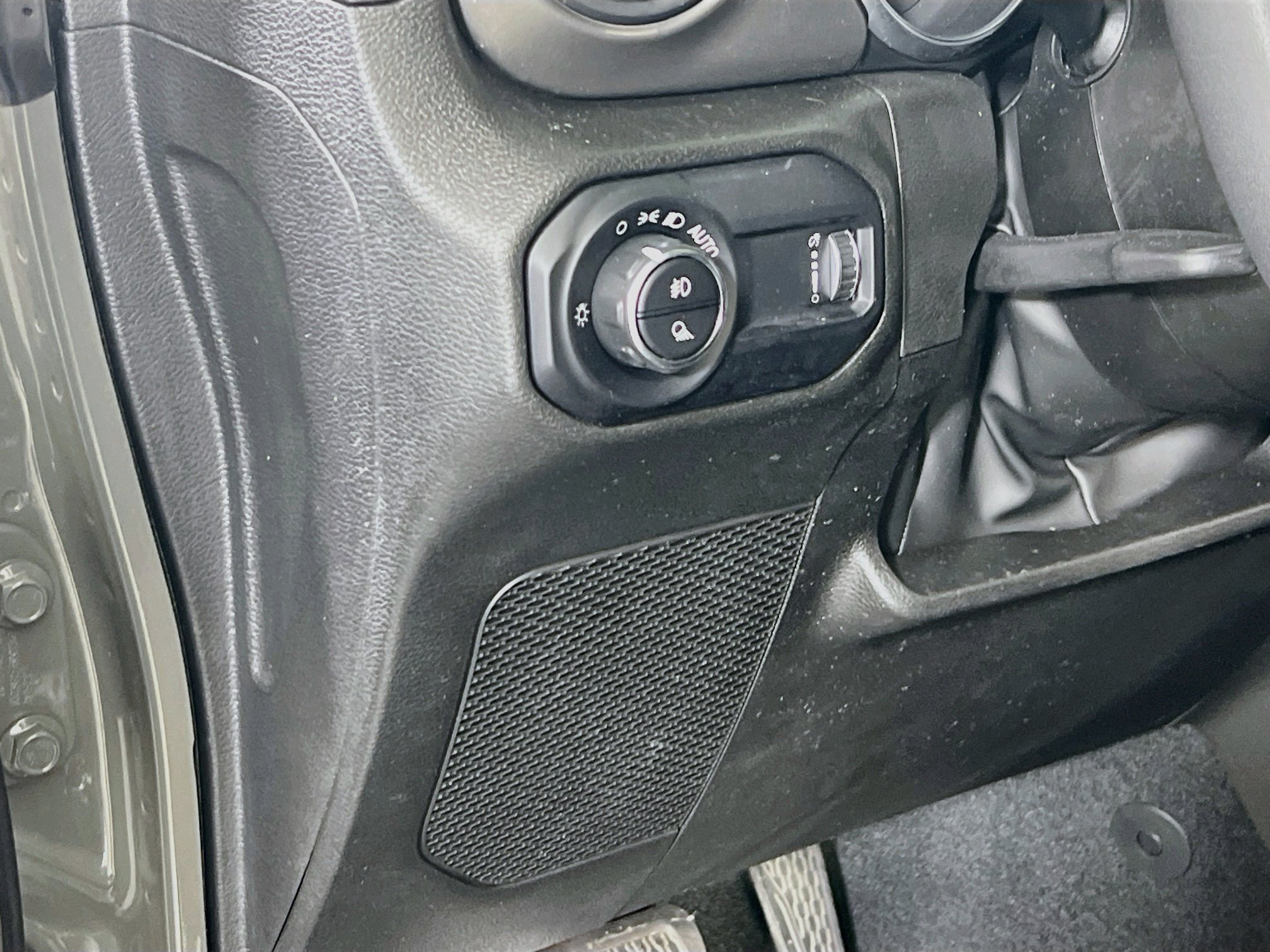 Used 2023 Jeep Gladiator Sport AWD/4WD image 10