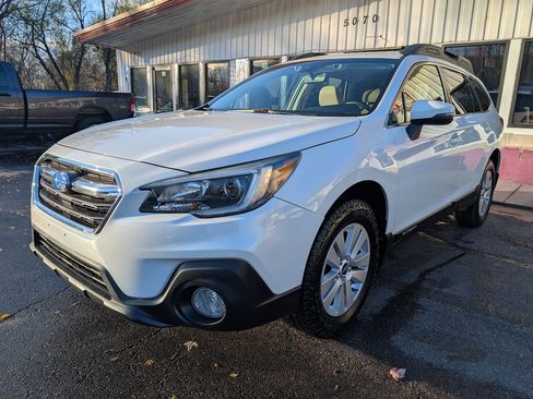 Used 2019 Subaru Outback 2.5i Premium image 3