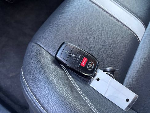 Used 2025 Toyota Camry SE FWD image 20