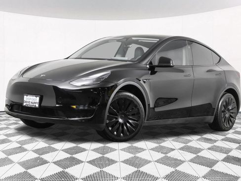 Used 2023 Tesla Model Y Long Range AWD/4WD image 2