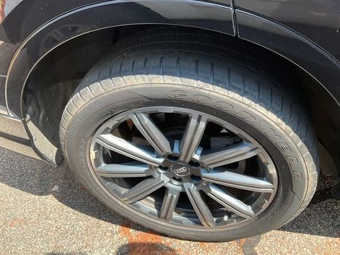 Used 2019 Audi Q7 2.0T Premium Plus AWD/4WD image 12