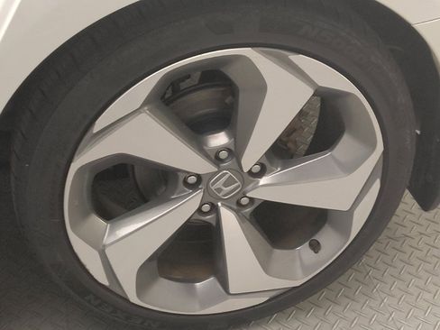 Used 2018 Honda Accord Touring image 31