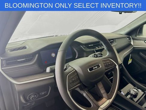 New 2025 Jeep Grand Cherokee L Limited w/ Luxury Tech Group II image 9