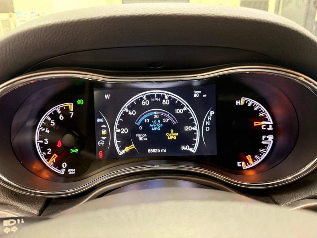 Used 2018 Jeep Grand Cherokee Altitude AWD/4WD image 15