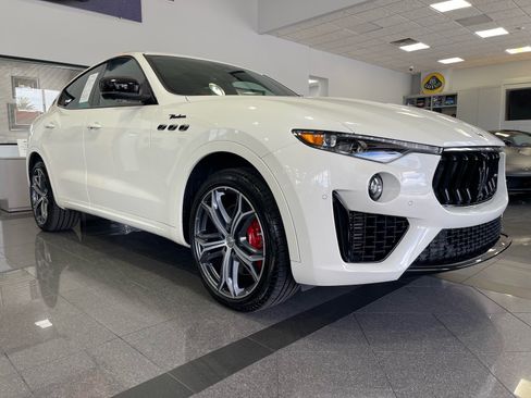 Used 2022 Maserati Levante Modena AWD/4WD image 7