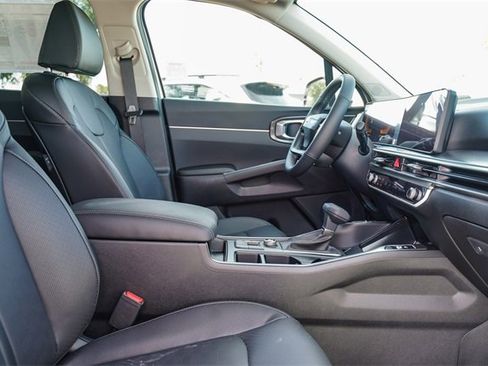 New 2026 Kia Sorento LX image 18