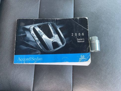 Used 2006 Honda Accord SE image 37