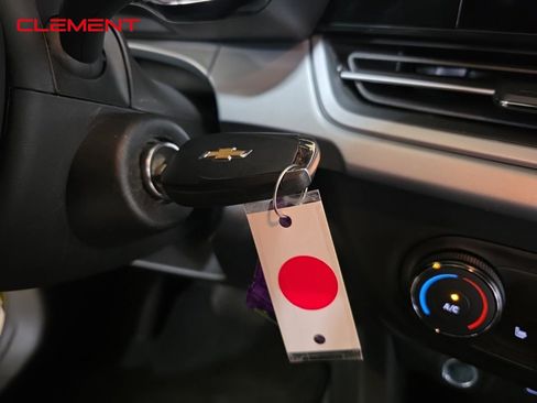 Used 2025 Chevrolet Trax RS image 20