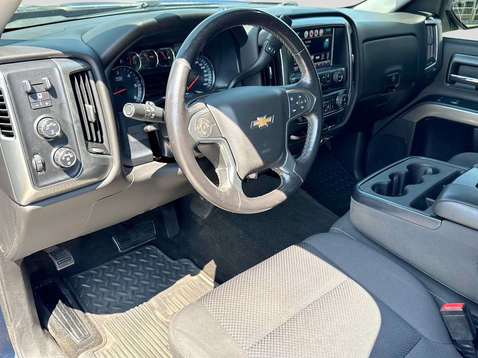 Used 2018 Chevrolet Silverado 1500 LT w/ All Star Edition AWD/4WD image 2