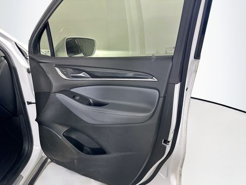 Used 2020 Buick Enclave Essence FWD image 33