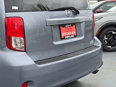 Used 2012 Scion xB FWD image 13