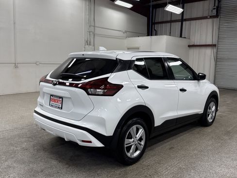 Used 2024 Nissan Kicks S image 17