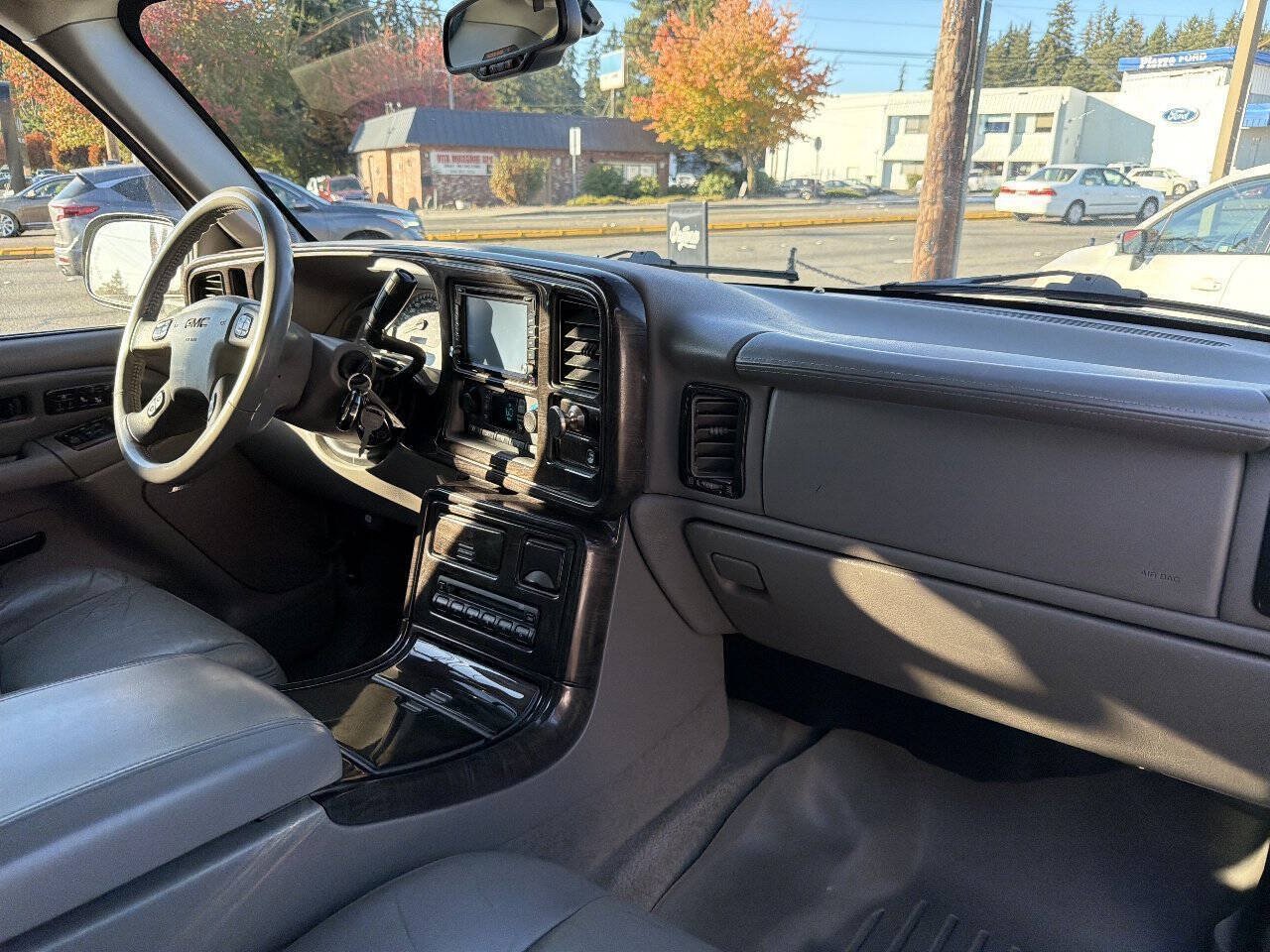 Used 2004 GMC Yukon XL Denali AWD/4WD image 18