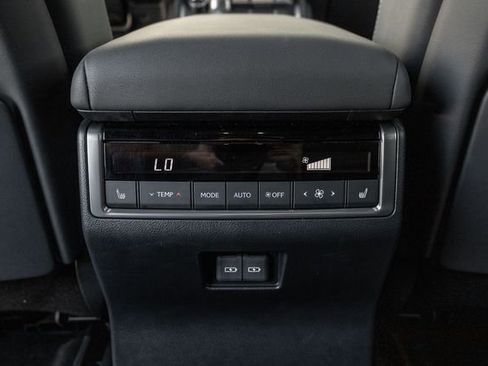 Used 2025 Lexus GX 550 w/ Accessory Package (2T) AWD/4WD image 13