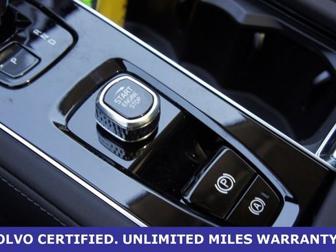 New 2025 Volvo XC90 B6 Core w/ Climate Package image 15