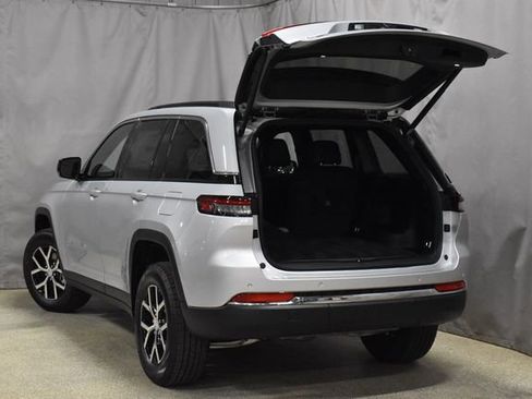 New 2025 Jeep Grand Cherokee Limited image 31