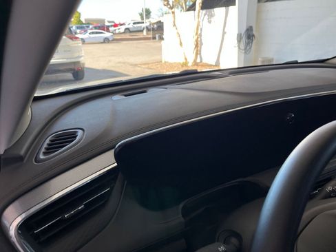 Used 2025 Buick Encore GX Preferred image 34