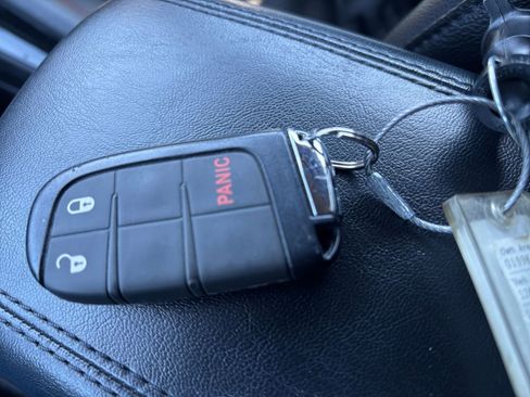 Used 2025 Jeep Compass Trailhawk w/ Trailer Tow Group image 21