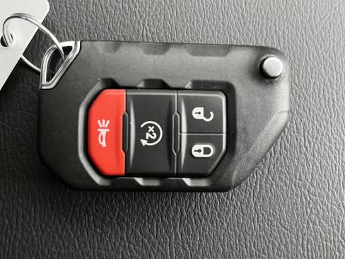 Used 2023 Jeep Wrangler Unlimited Sahara w/ Cold Weather Group image 33