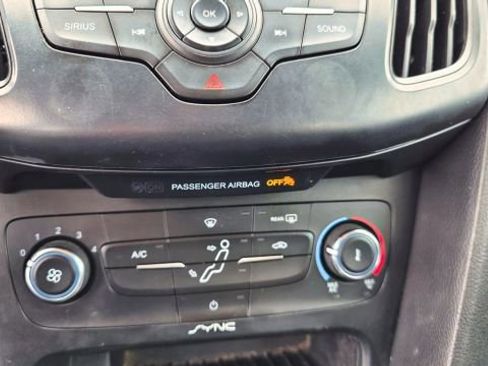Used 2018 Ford Focus SE image 16