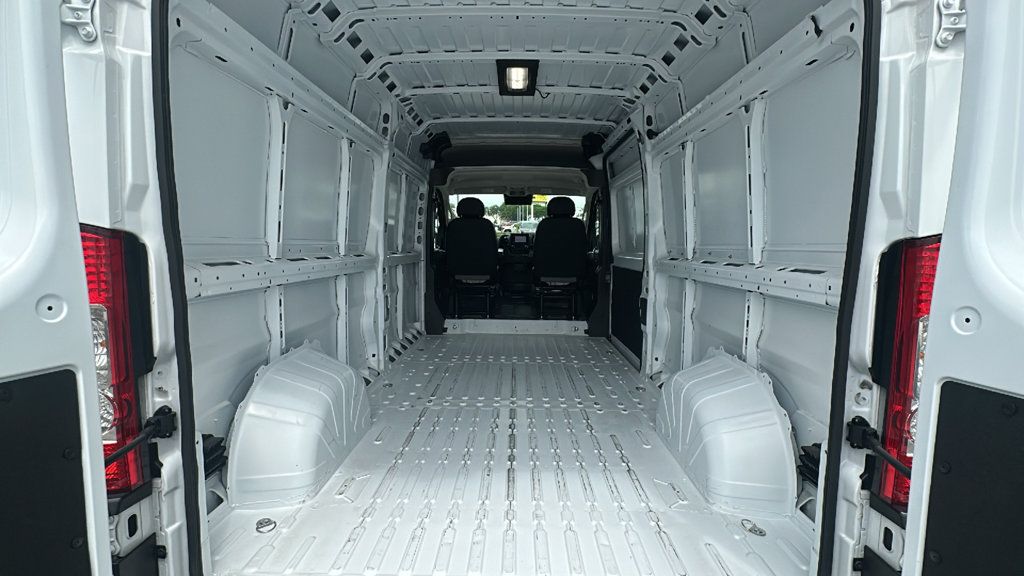 Used 2026 RAM ProMaster 2500 w/ Convenience Group FWD image 34