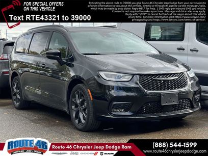 Used 2022 Chrysler Pacifica Limited w/ S Appearance Package