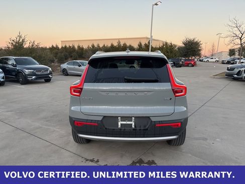 Certified 2025 Volvo XC40 B5 Core image 6