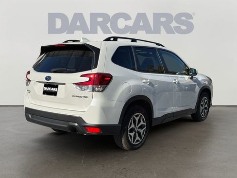 Used 2023 Subaru Forester Premium image 5