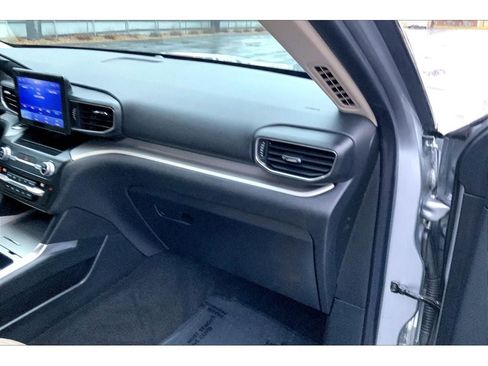 Used 2020 Ford Explorer XLT w/ Equipment Group 202A image 18