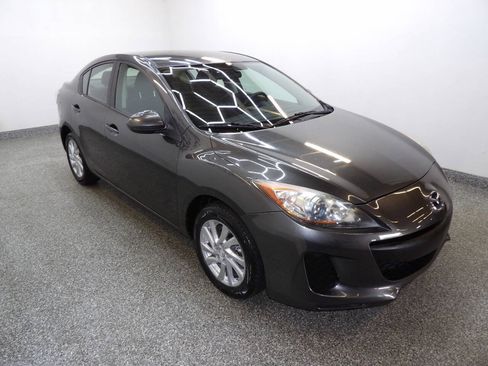 Used 2012 MAZDA MAZDA3 i Touring FWD image 3