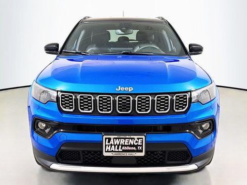 Used 2025 Jeep Compass Limited AWD/4WD image 2