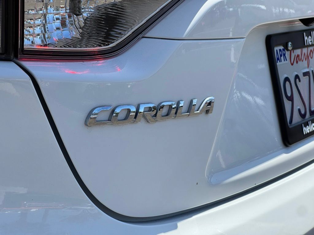 Used 2025 Toyota Corolla SE w/ SE Premium Package FWD image 24